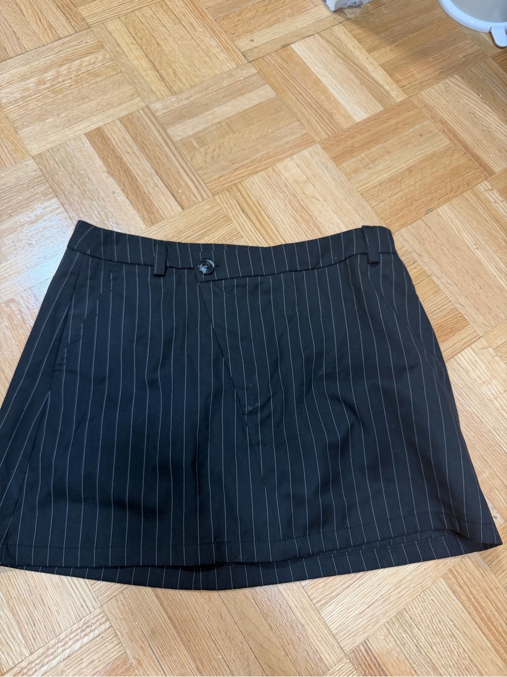 Isalis Black Pinstripe Mini Skirt size small